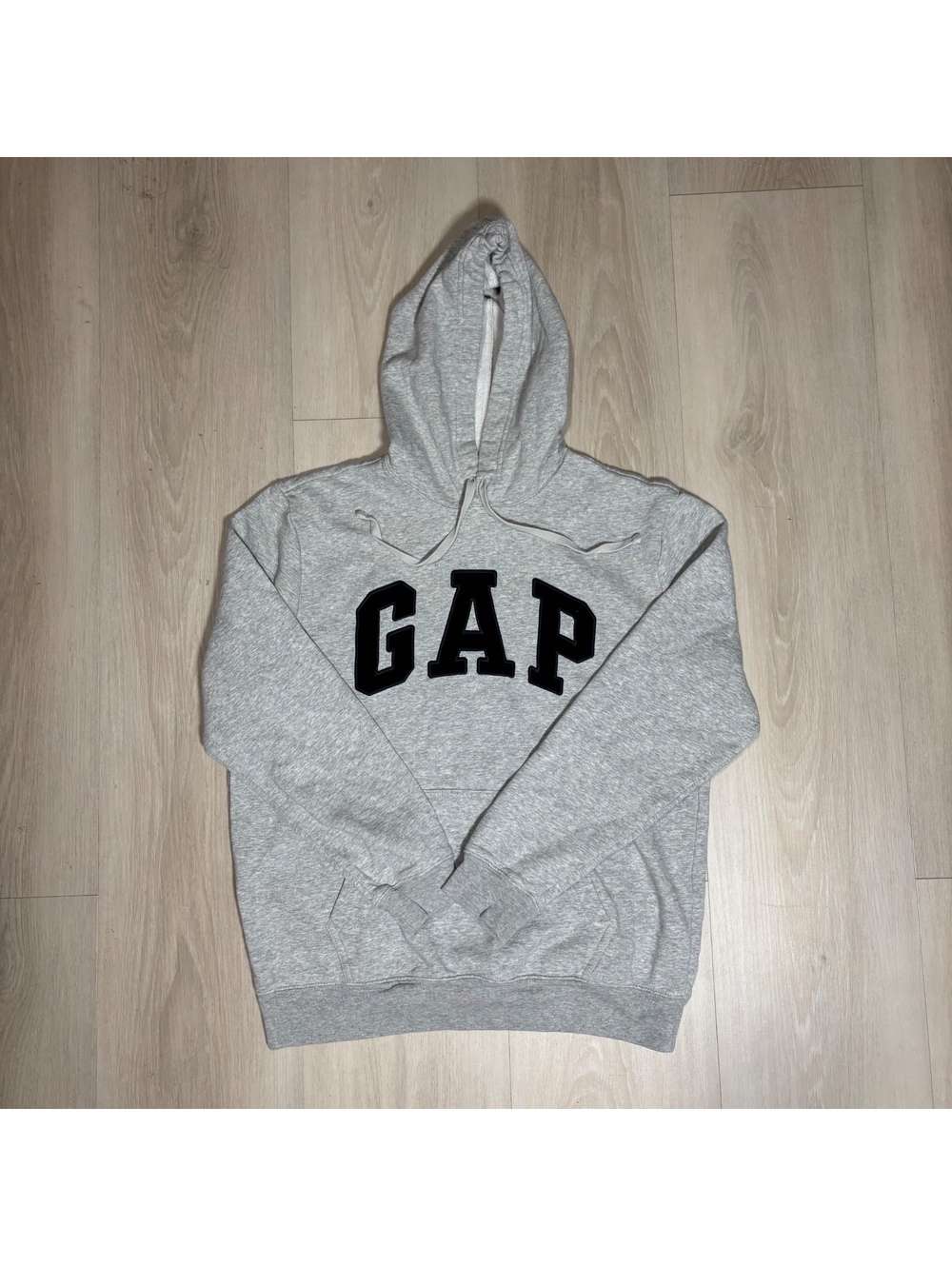 GAP Arch Logo Hoodie Mens M Gray Black Applique Pullover Sweatshirt Streetwear